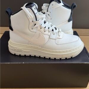 Nike unisex White and Black High-Top Sneakers